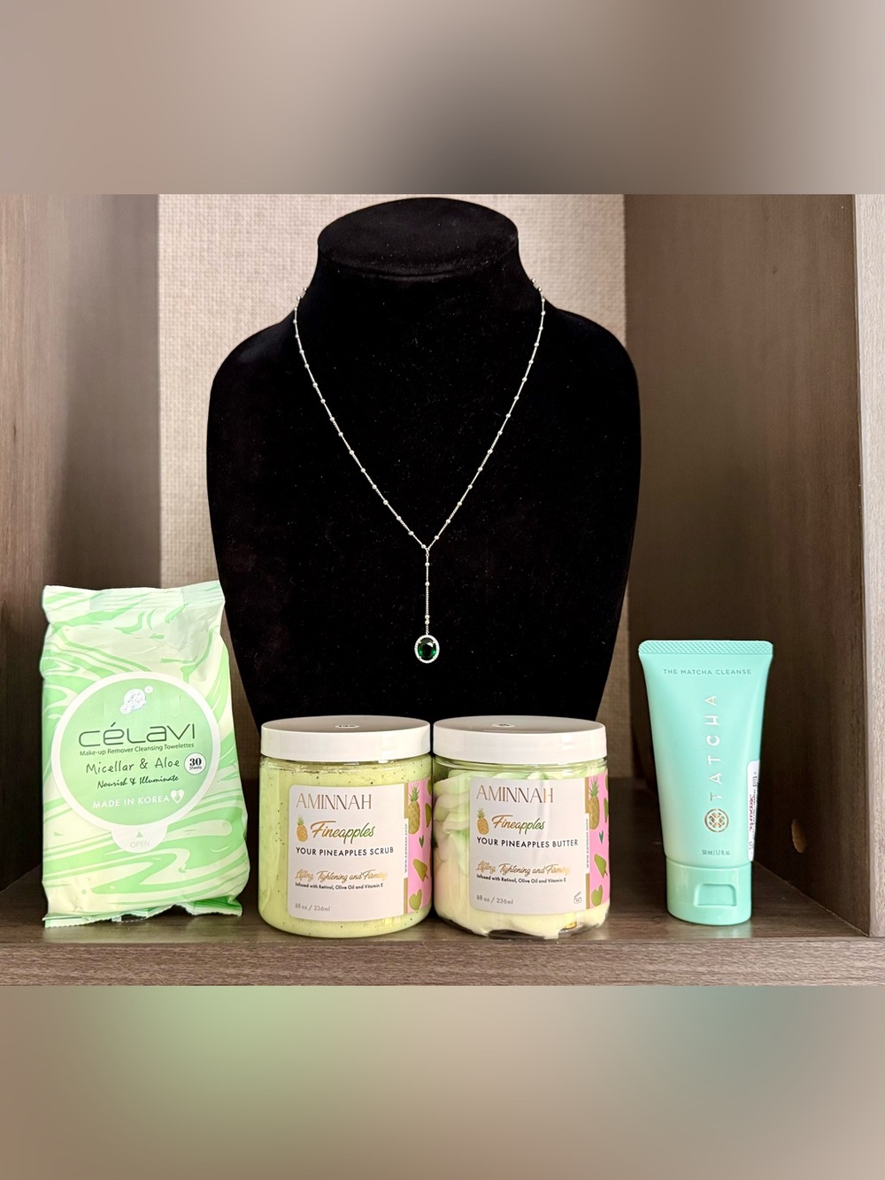 $185 Aminnah Pineapples Green Swarovski Crystal Necklace Bundle